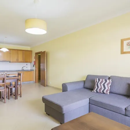 Apartament Apt T1 Com Vista Mar Bloco 2 R/c-b *